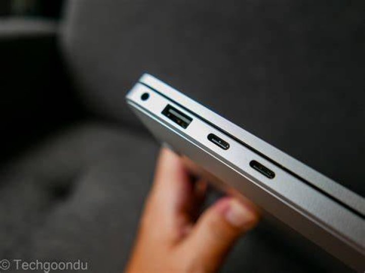 Does Microsoft Surface have mini DisplayPort?