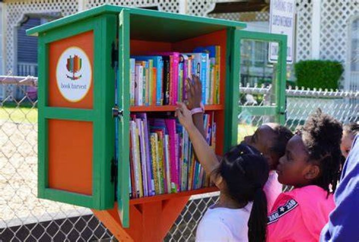 Who are the book hub?